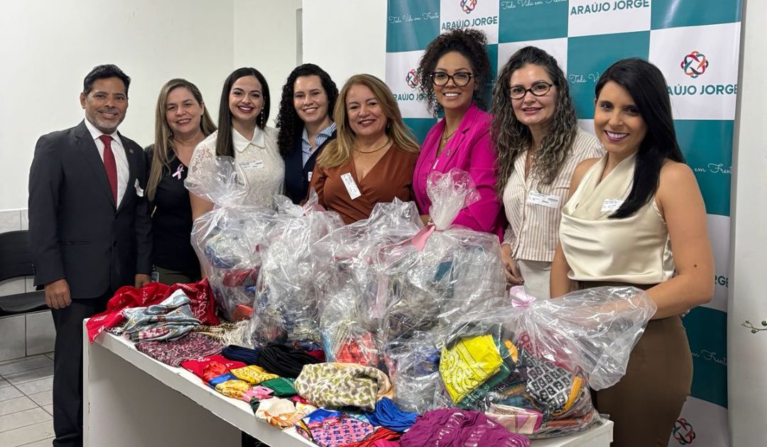 OAB Aparecida entrega lenços ao hospital do Câncer Araújo Jorge em ação de solidariedade e apoio a pacientes oncológicos